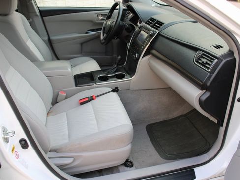 Used 2017 Toyota Camry LE image 16