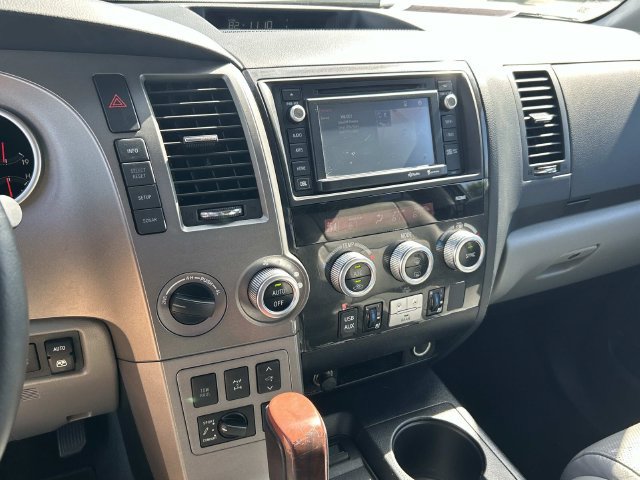 Used 2015 Toyota Sequoia Platinum AWD/4WD image 30