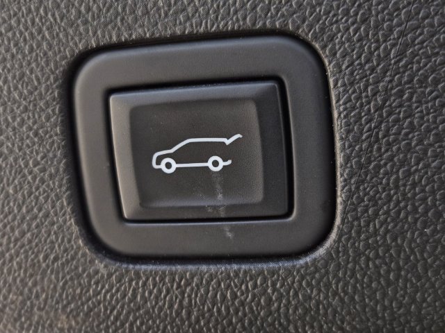 Used 2023 Chevrolet Suburban RST AWD/4WD image 12