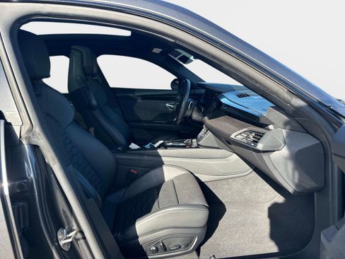 Used 2022 Audi e-tron GT Prestige w/ Prestige Package image 8