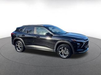 Used 2025 Chevrolet Trax LT w/ LT Convenience Package video 2