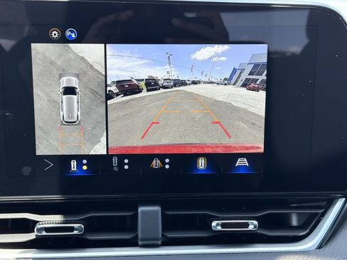 New 2026 Chevrolet Equinox LT w/ Safety and Technology Package FWD image 5