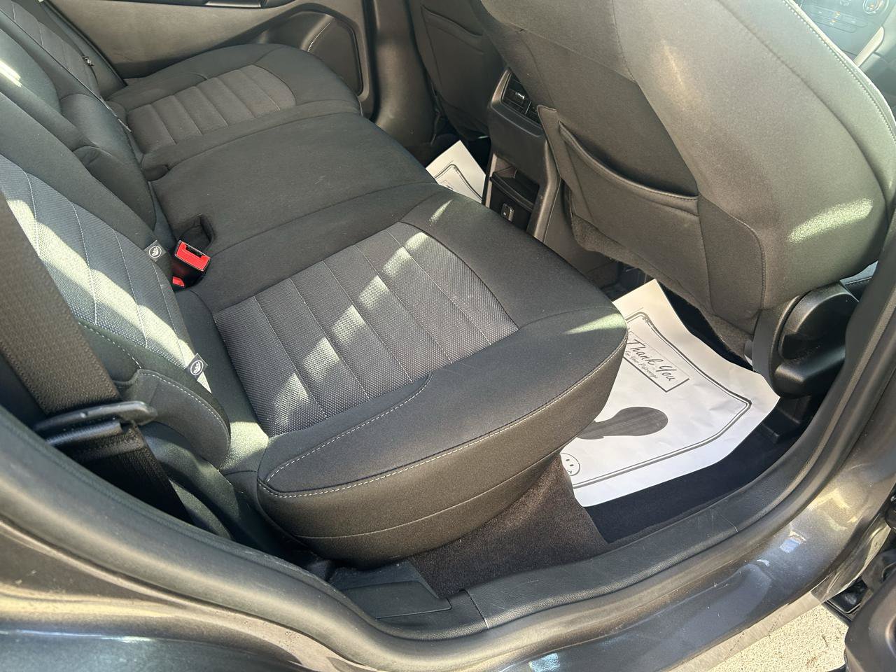 Used 2019 Ford Edge SE FWD image 11