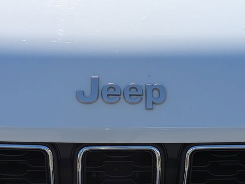 New 2025 Jeep Grand Cherokee L Laredo w/ Trailer Tow Package AWD/4WD image 31