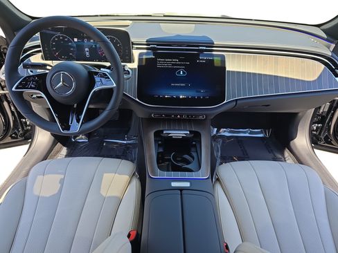 New 2026 Mercedes-Benz E 350 4MATIC Sedan image 9
