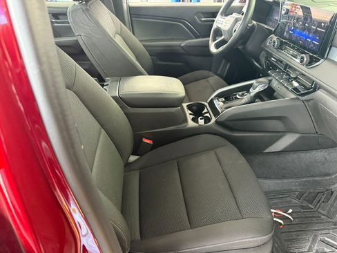 Used 2023 Chevrolet Colorado LT AWD/4WD image 12