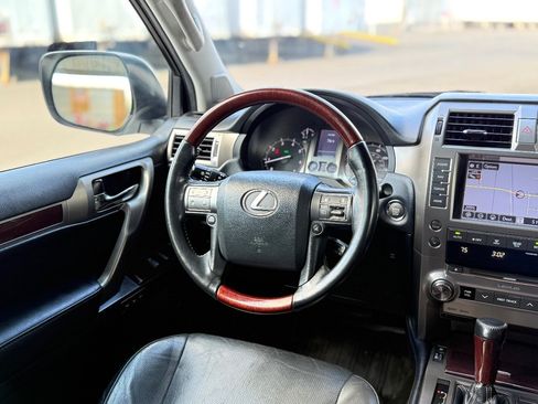 Used 2014 Lexus GX 460 w/ Premium Package AWD/4WD image 22