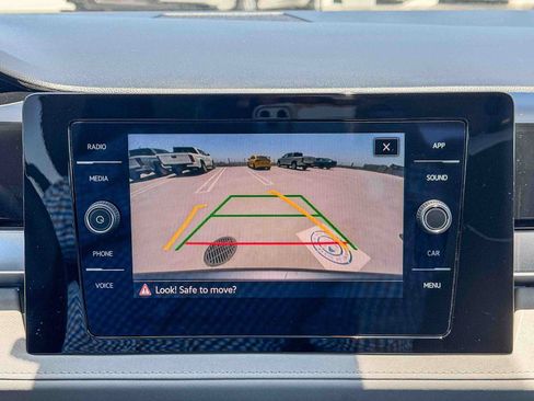 Used 2025 Volkswagen Taos SE FWD image 24