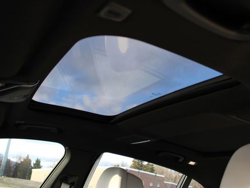 Used 2018 BMW 750i xDrive image 18