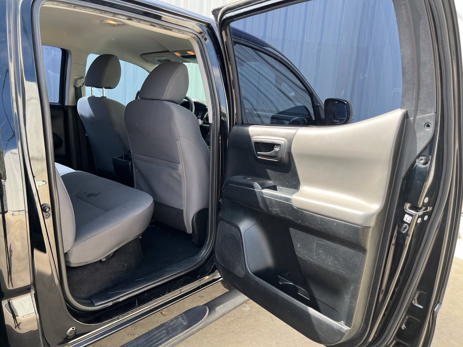 Used 2017 Toyota Tacoma SR w/ SR Convenience Package RWD image 14
