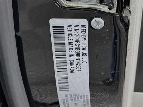 Used 2024 Chrysler Pacifica Touring-L FWD image 22
