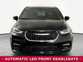 Used 2025 Chrysler Pacifica Select FWD video 2