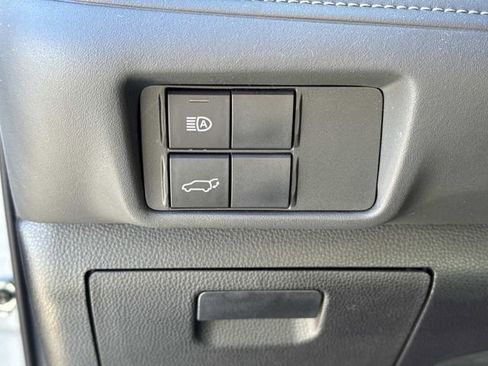 Used 2022 Toyota Highlander XLE image 27