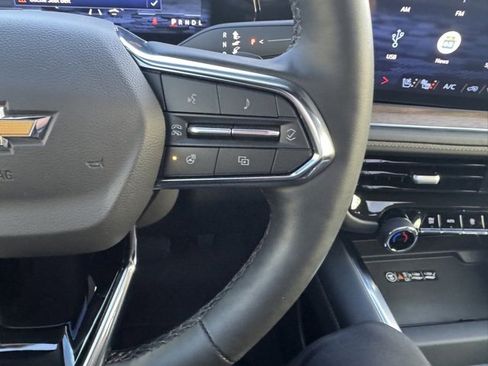 Used 2025 Chevrolet Suburban High Country image 26