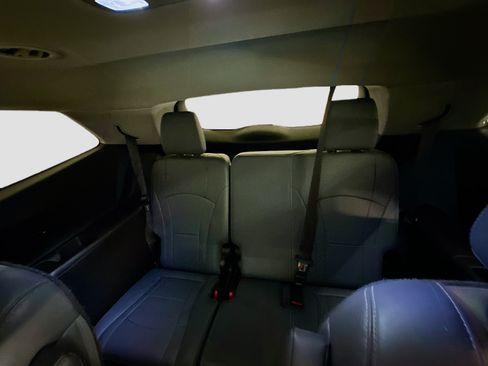 Used 2019 Buick Enclave Essence AWD/4WD image 31