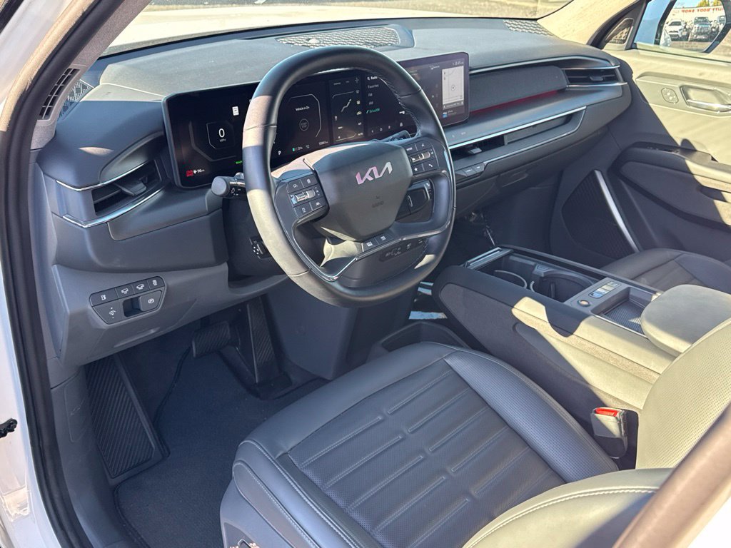 Used 2024 Kia EV9 Land AWD/4WD image 11