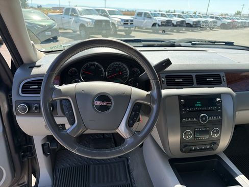 Used 2011 GMC Sierra 2500 SLT w/ SLT Convenience Package AWD/4WD image 9