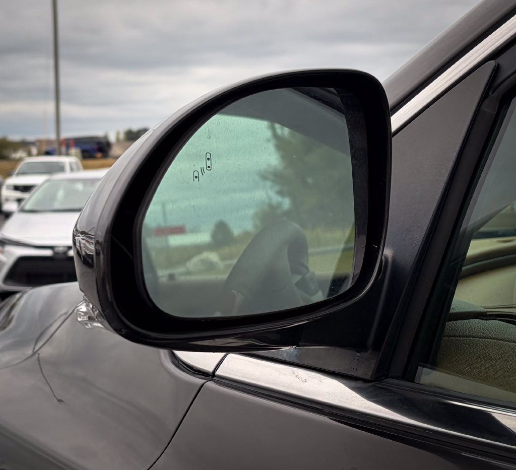 Used 2014 Buick Enclave Leather FWD image 24