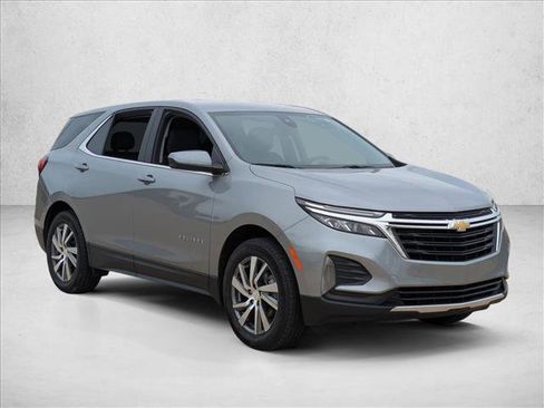 Used 2023 Chevrolet Equinox LT image 3