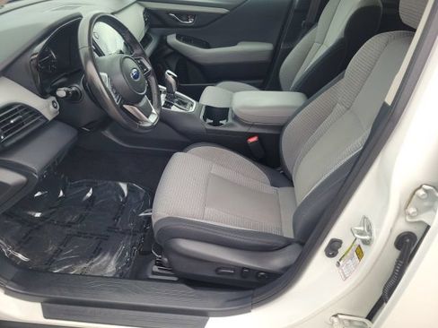 Used 2025 Subaru Outback Premium AWD/4WD image 10