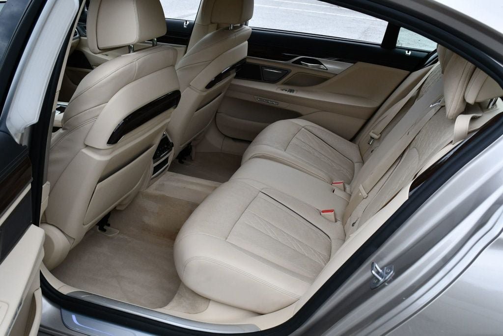 Used 2016 BMW 750i xDrive AWD/4WD image 16