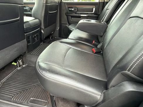 Used 2017 RAM 1500 Laramie w/ Convenience Group AWD/4WD image 18