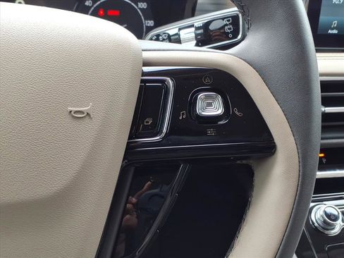 Certified 2022 Lincoln Corsair Standard w/ Equipment Group 101A image 23