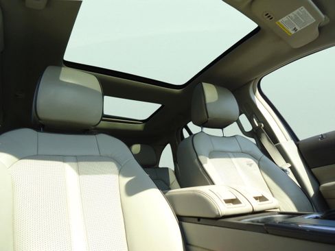 Used 2013 Lincoln MKX AWD image 28