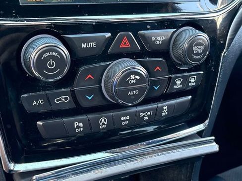 Used 2020 Jeep Grand Cherokee Altitude AWD/4WD image 15