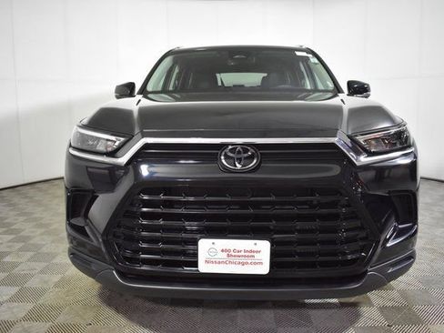 Used 2025 Toyota Grand Highlander AWD image 2