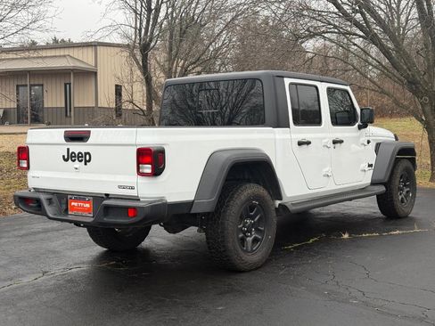 Used 2020 Jeep Gladiator Sport w/ Auxiliary Switch Group AWD/4WD image 4