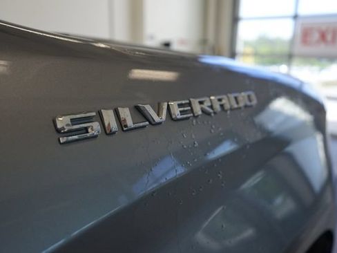 Used 2020 Chevrolet Silverado 1500 Custom w/ Custom Convenience Package AWD/4WD image 15
