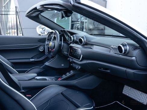 Certified 2020 Ferrari Portofino image 20