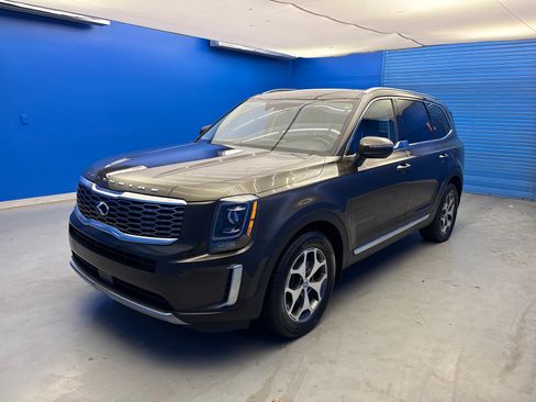 Used 2020 Kia Telluride EX AWD/4WD image 4