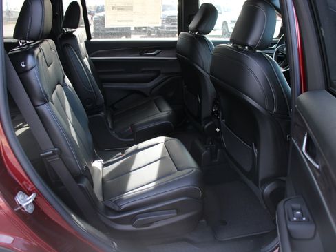 New 2025 Jeep Grand Cherokee L Limited image 28