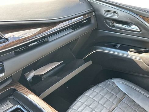 Used 2024 Cadillac Escalade Sport Platinum w/ LPO, ONYX Package AWD/4WD image 32