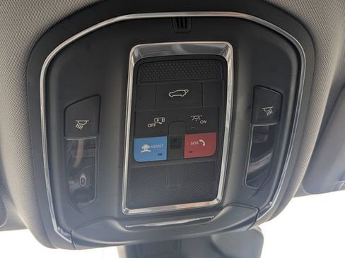 Used 2023 Jeep Grand Cherokee Limited AWD/4WD image 28