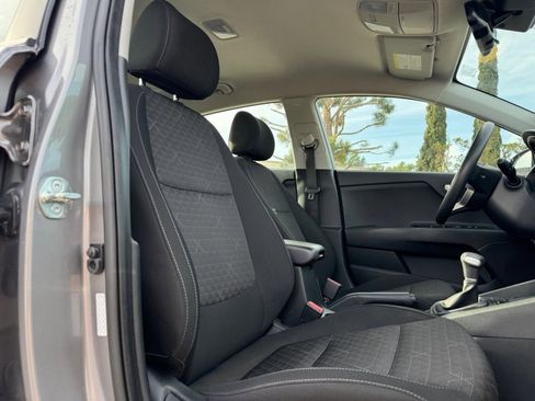 Used 2023 Kia Rio S w/ Technology Package image 18