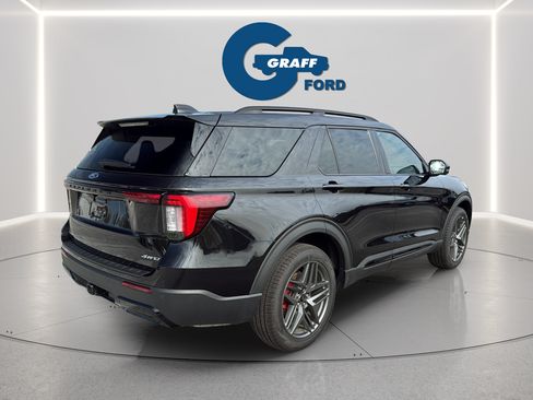 Used 2026 Ford Explorer ST-Line w/ ST-Line Street Pack AWD/4WD image 8