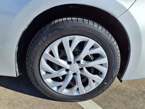 Certified 2017 Toyota Corolla LE image 9