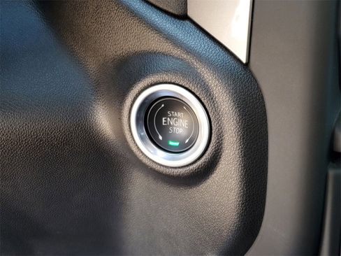 Used 2024 Chevrolet Silverado 1500 Custom image 30