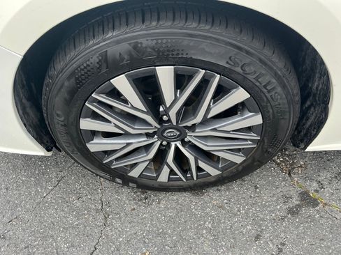 Used 2025 Nissan Altima 2.5 SV image 23