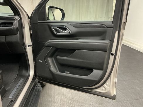 Used 2022 GMC Yukon XL SLT w/ SLT Premium Package AWD/4WD image 38