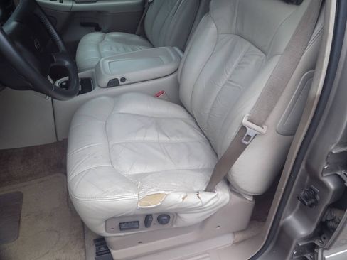 Used 2002 Chevrolet Suburban LT AWD/4WD image 12