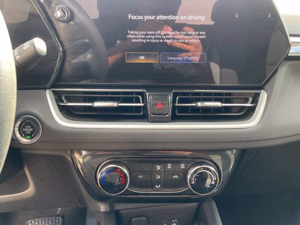 Used 2025 Chevrolet TrailBlazer LT FWD image 12