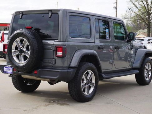 Used 2021 Jeep Wrangler Unlimited Sahara w/ Dual Top Group AWD/4WD image 3