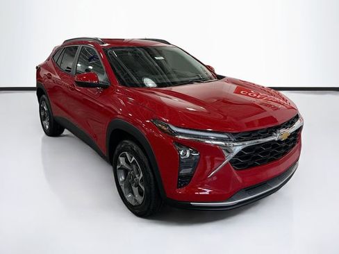 New 2026 Chevrolet Trax LT w/ Driver Confidence Package image 3