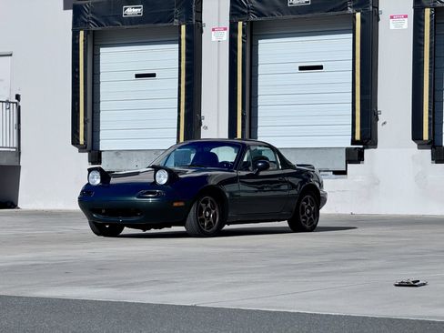 Used 1997 MAZDA MX-5 Miata image 16