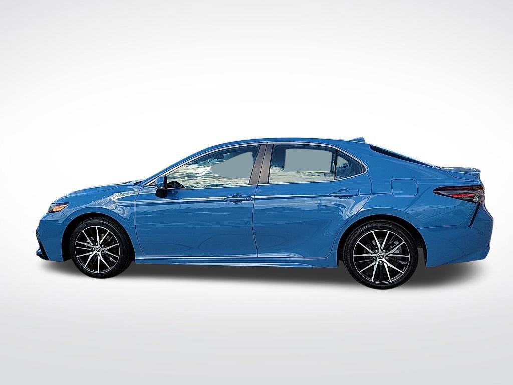 Used 2024 Toyota Camry SE FWD image 2
