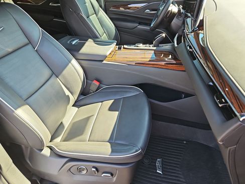 Certified 2024 Cadillac Escalade Premium Luxury w/ Performance Package AWD/4WD image 30